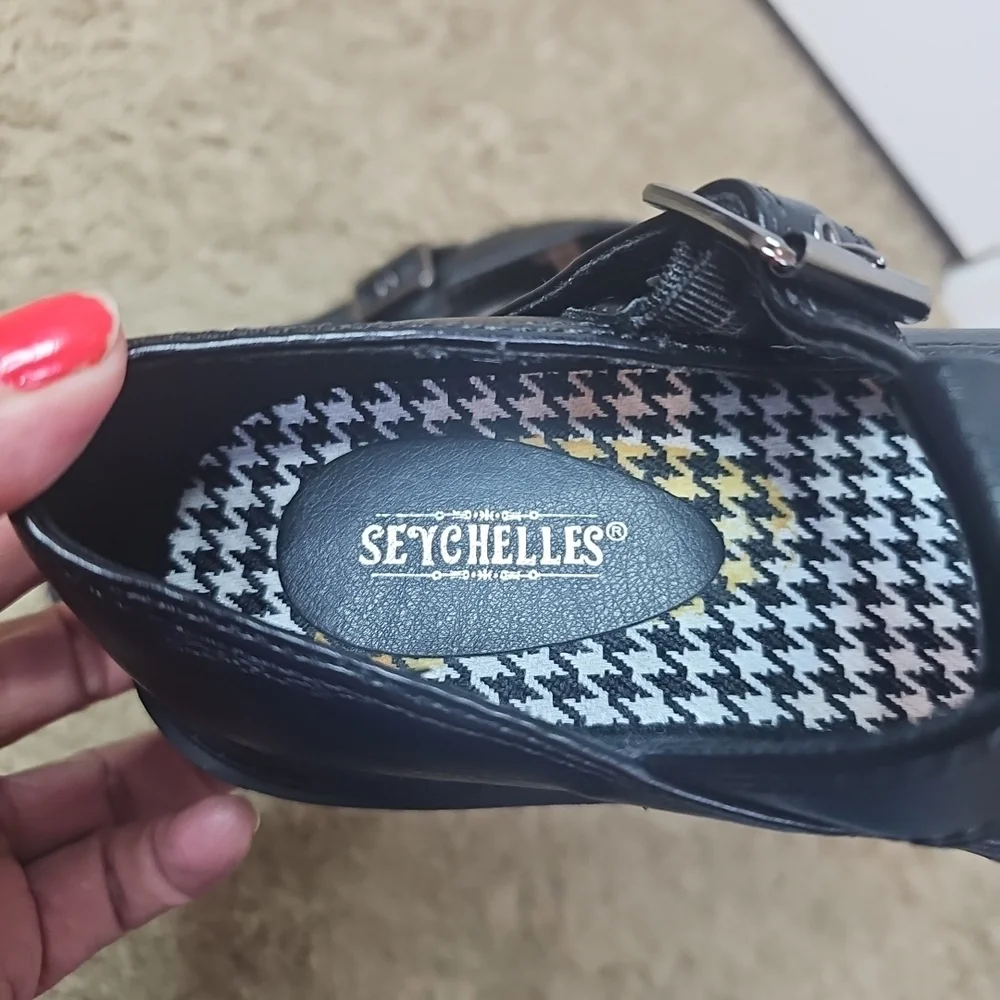 Seychelles‎ Black Kids School Shoes With Adjustable Buckle  Size 6